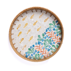 Aquaria - Round tray in handmade rattan and mother-of-pearl, coral and fish school pattern – view 2 – Handcrafted product, handmade · Kuênia