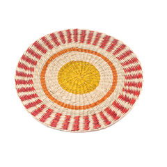Étoile Flamboyante - Round placemat in handwoven seagrass, sun pattern – view 2 – Handcrafted product, handmade · Kuênia