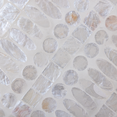Lunaris - Grand plateau rond tout nacre, motif minéral – vue 3 – Produit artisanal fait à la main · Kuênia