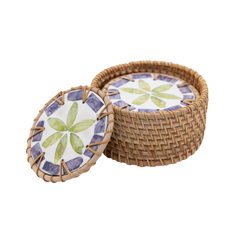Étoile de Pervenche – Coffret de 6 sous-verres en rotin et nacre, avec couvercle, motif floral violet et vert sur fond transparent – Produit artisanal fait à la main · Kuênia