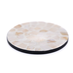 Écorces d'Ambre - Boxed set of 6 coasters all mother-of-pearl, white and amber mosaic pattern – view 3 – Handcrafted product, handmade · Kuênia