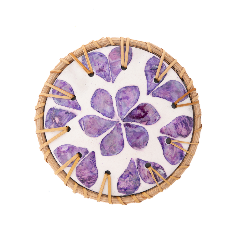 Souffle de Violette - Boxed set of 6 coasters in rattan and mother-of-pearl, purple floral pattern – view 2 – Handcrafted product, handmade · Kuênia