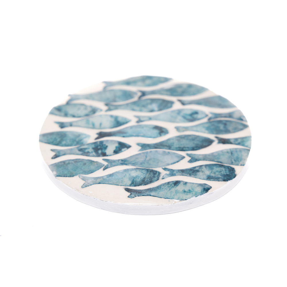 Écailles de Nacre – Boxed set of 6 coasters all mother-of-pearl, fish school pattern – view 3 – Handcrafted product, handmade · Kuênia